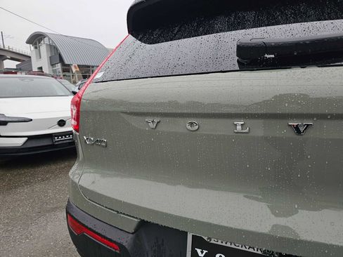 Certified 2023 Volvo XC40 Recharge Ultimate w/ Protection Package Premier image 13
