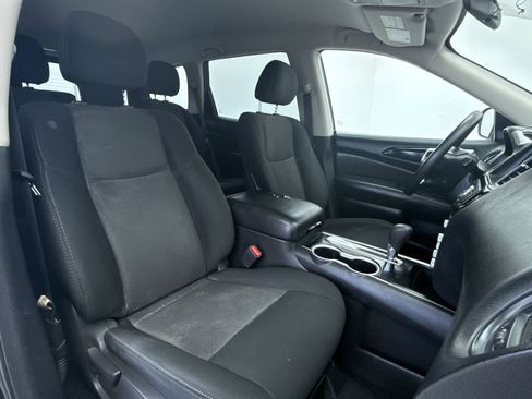 Used 2020 Nissan Pathfinder S image 13