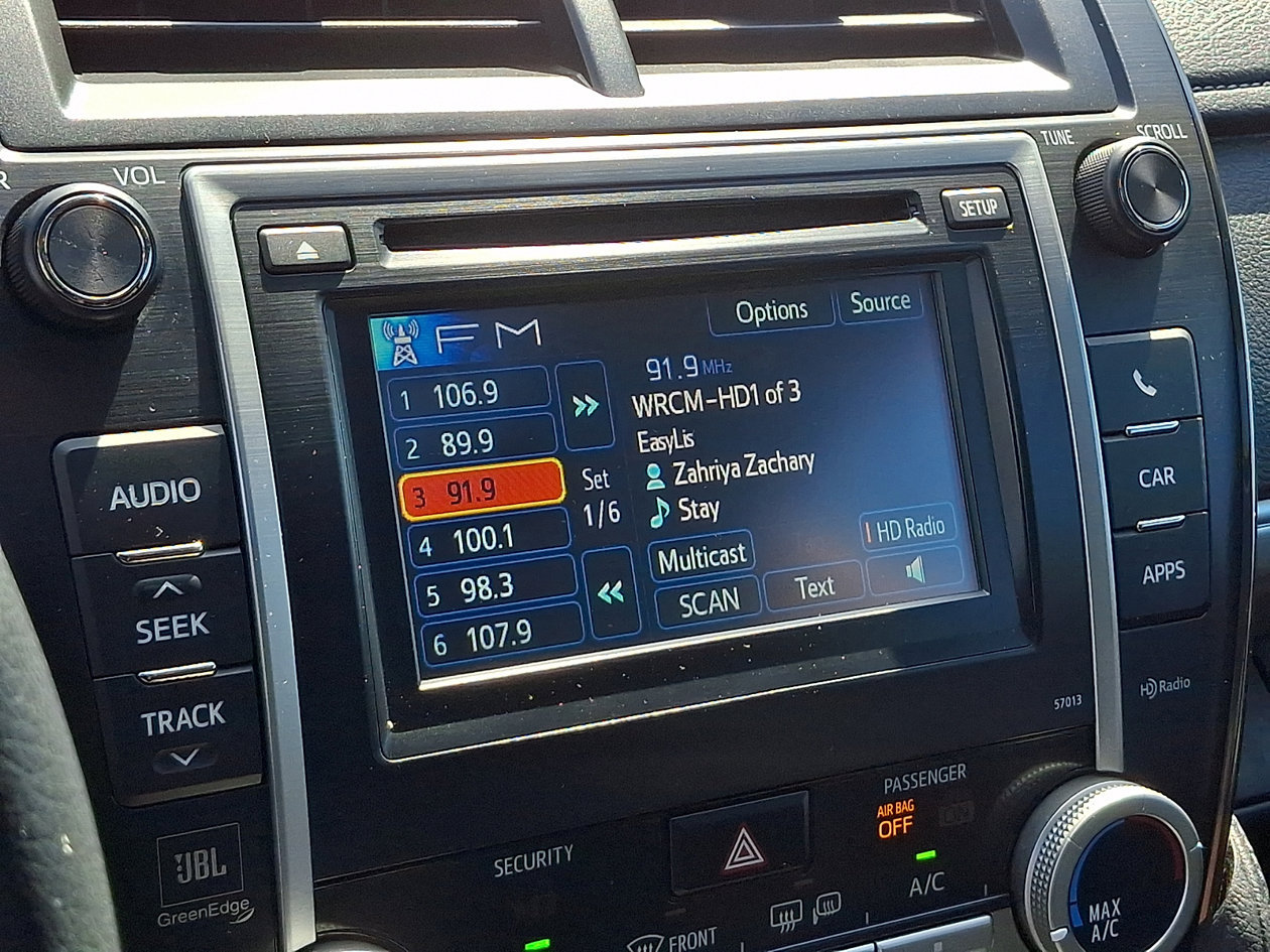 Used 2012 Toyota Camry SE w/ Leather Pkg FWD image 17