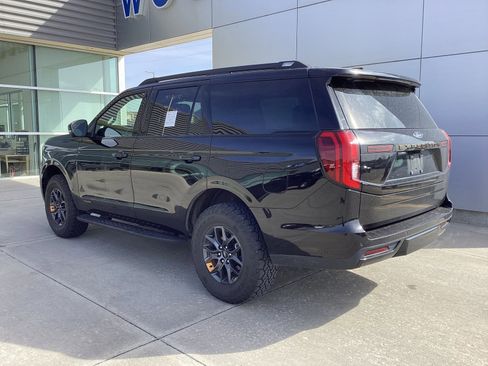 Used 2025 Ford Expedition Tremor image 4