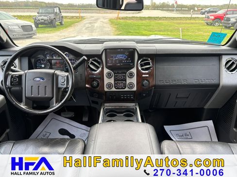 Used 2014 Ford F250 Lariat w/ Lariat Interior Package AWD/4WD image 11