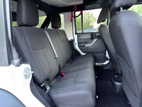 Used 2016 Jeep Wrangler Unlimited Sport w/ Quick Order Package 24S AWD/4WD image 17