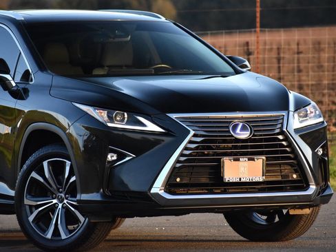 Used 2019 Lexus RX 450hL Base AWD 4dr SUV image 3