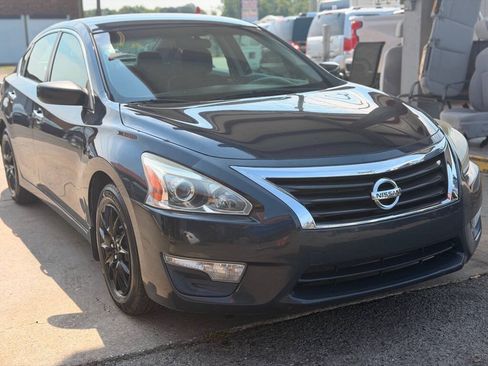 Used 2015 Nissan Altima 2.5 S w/ Power Driver Seat Package FWD image 1