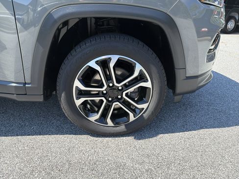 Used 2022 Jeep Compass Limited w/ Sun and Sound Group AWD/4WD image 14