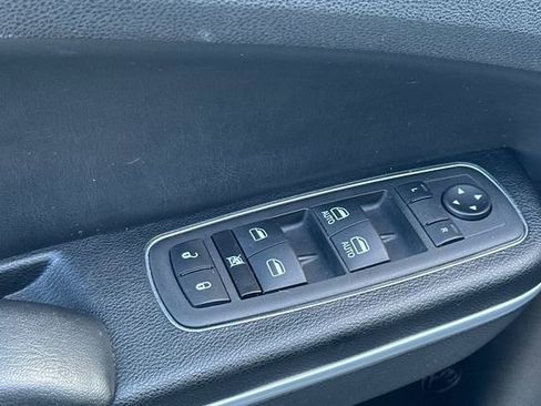 Used 2023 Chrysler 300 S image 12