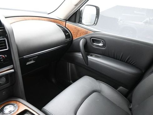 Used 2024 Nissan Armada SL w/ Captain's Chairs Package RWD image 32