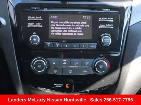 Used 2016 Nissan Rogue S image 18