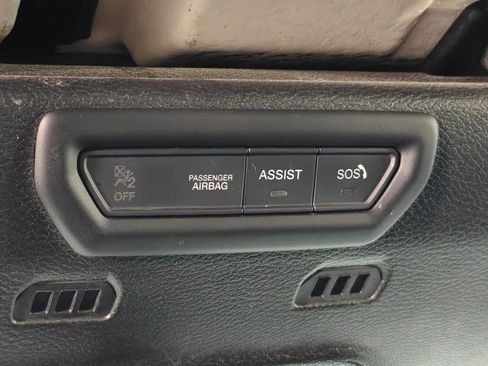 Used 2022 Jeep Gladiator Overland w/ Popular Equipment Package AWD/4WD image 11