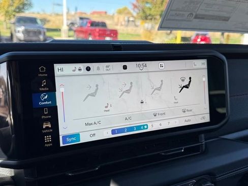 New 2025 Jeep Wrangler Unlimited Rubicon w/ Steel Bumper Group image 18