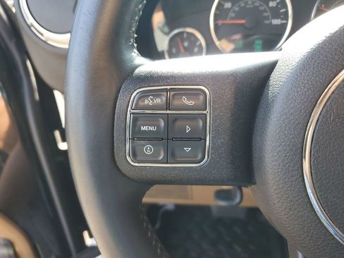 Used 2013 Jeep Wrangler Unlimited Sahara w/ Connectivity Group AWD/4WD image 15
