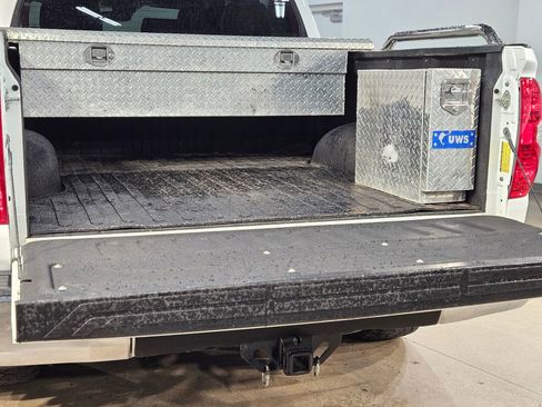Used 2018 Toyota Tundra SR5 w/ SR5 Upgrade Package image 18