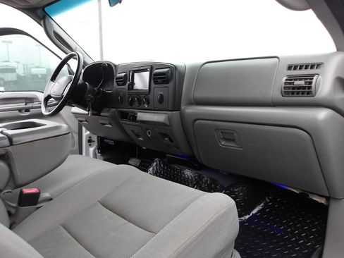 Used 2005 Ford F250 XLT image 13