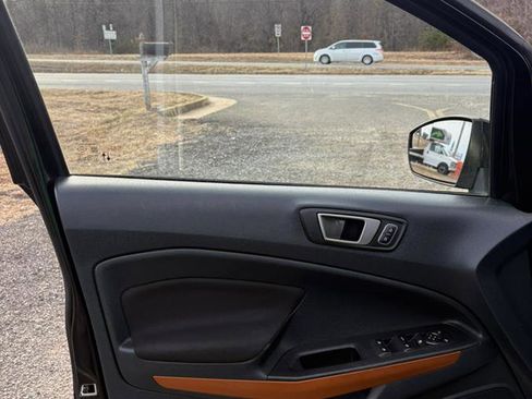 Used 2021 Ford EcoSport SE w/ SE Appearance Package image 10