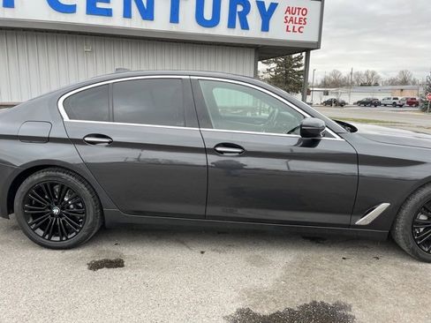Used 2018 BMW 530i w/ Premium Package image 12