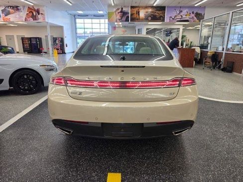 Used 2015 Lincoln MKZ w/ Technology Package FWD image 5