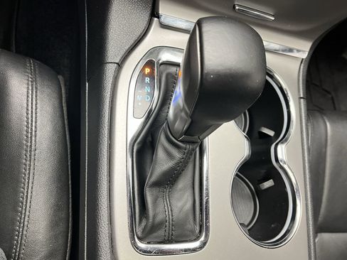 Used 2018 Jeep Grand Cherokee Limited image 24