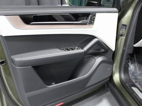 New 2026 Porsche Cayenne E-Hybrid image 25