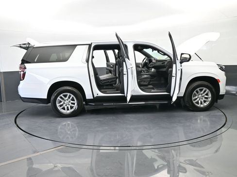 Used 2024 Chevrolet Suburban LT image 77