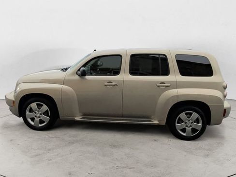Used 2009 Chevrolet HHR LS FWD image 2