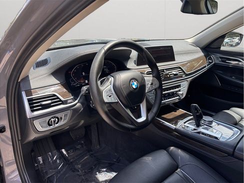 Used 2022 BMW 740i xDrive w/ Premium Package AWD/4WD image 6