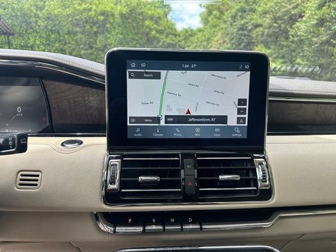 Used 2020 Lincoln Navigator L Reserve w/ Luxury Package AWD/4WD image 25