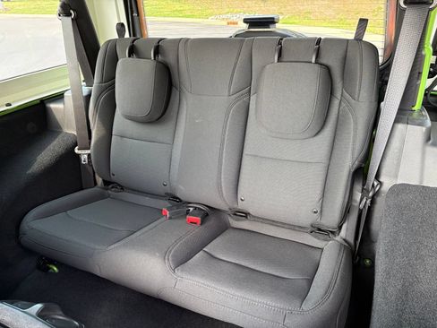 Used 2018 Jeep Wrangler Sport AWD/4WD image 32