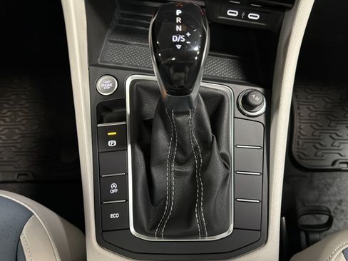 New 2026 Volkswagen Jetta SE FWD image 37