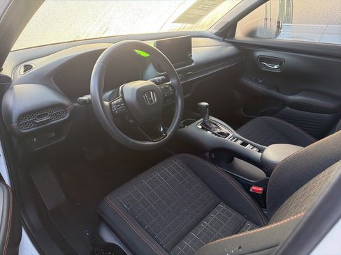 Used 2024 Honda HR-V Sport image 11