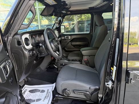 Used 2026 Jeep Wrangler Unlimited Sport AWD/4WD image 11