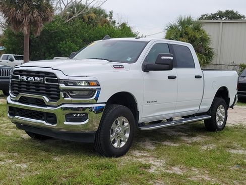 Used 2026 RAM 2500 Big Horn AWD/4WD image 2