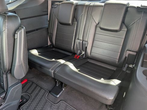 Used 2023 Volkswagen Atlas SEL Premium AWD/4WD image 16