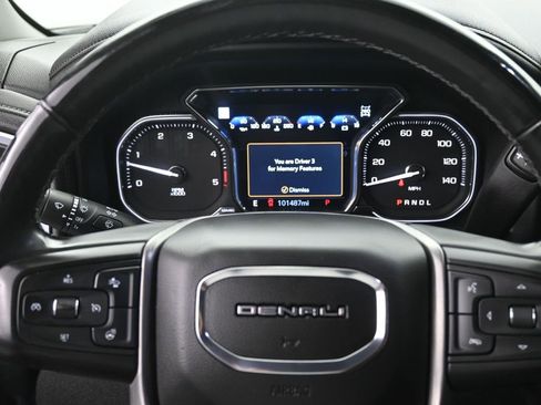 Used 2023 GMC Sierra 2500 Denali w/ Denali Black Diamond Edition AWD/4WD image 9
