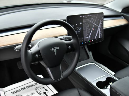 Used 2021 Tesla Model 3 Standard Range Plus image 14