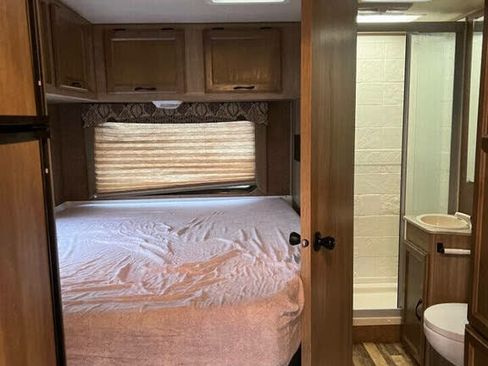 Used 2014 Ford E-350 and Econoline 350 Super Duty image 15