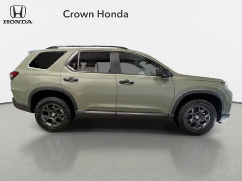 Used 2026 Honda Pilot TrailSport image 8