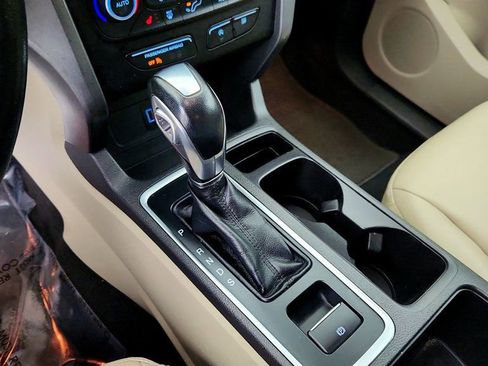 Used 2019 Ford Escape SEL image 16