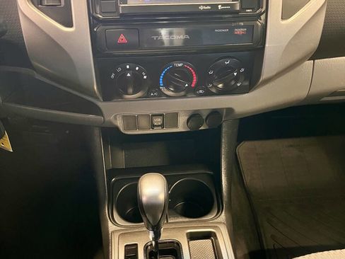 Used 2015 Toyota Tacoma PreRunner w/ SR5 Package image 10