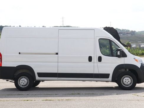 Used 2026 RAM ProMaster 2500 w/ Convenience Group FWD image 10