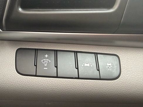 Used 2020 Hyundai Elantra SE image 17