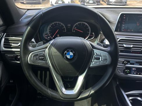 Used 2019 BMW 740i w/ Executive Package RWD image 43