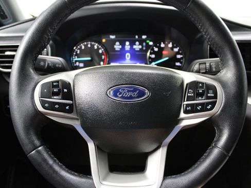 Used 2023 Ford Explorer XLT w/ Equipment Group 202A AWD/4WD image 38
