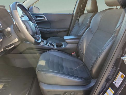 Used 2024 Mitsubishi Outlander SE image 15