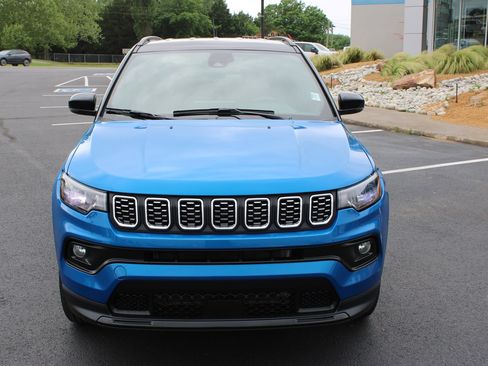 Used 2025 Jeep Compass Limited AWD/4WD image 3