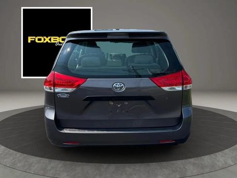 Used 2014 Toyota Sienna L FWD image 6