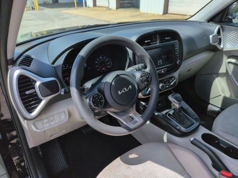 Used 2022 Kia Soul LX w/ Technology Package FWD image 33