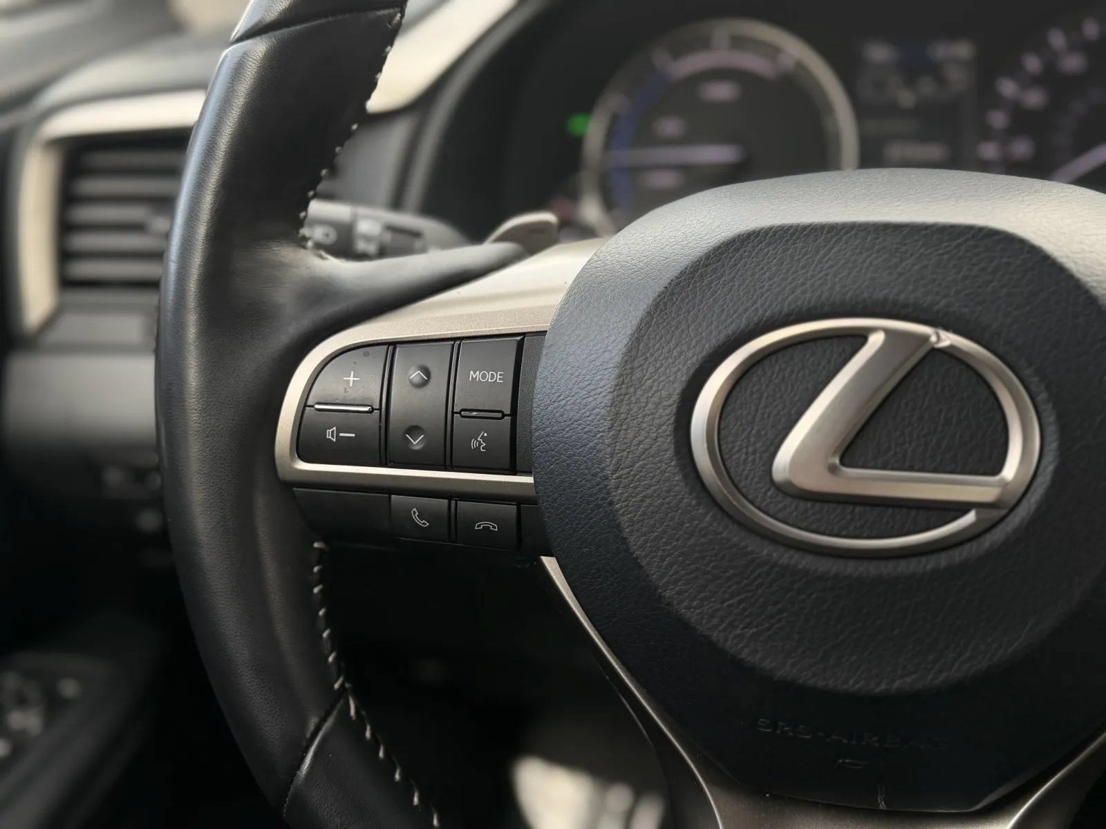 Used 2022 Lexus RX 450hL AWD w/ Premium Package image 23