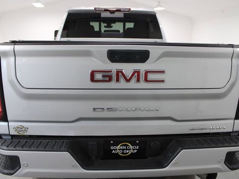Used 2021 GMC Sierra 2500 Denali w/ Denali Ultimate Package AWD/4WD image 8