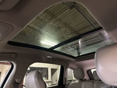 Used 2024 Lincoln Nautilus Reserve w/ Equipment Group 202A image 16