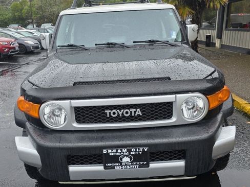 Used 2009 Toyota FJ Cruiser Sport Utility 2d image 8